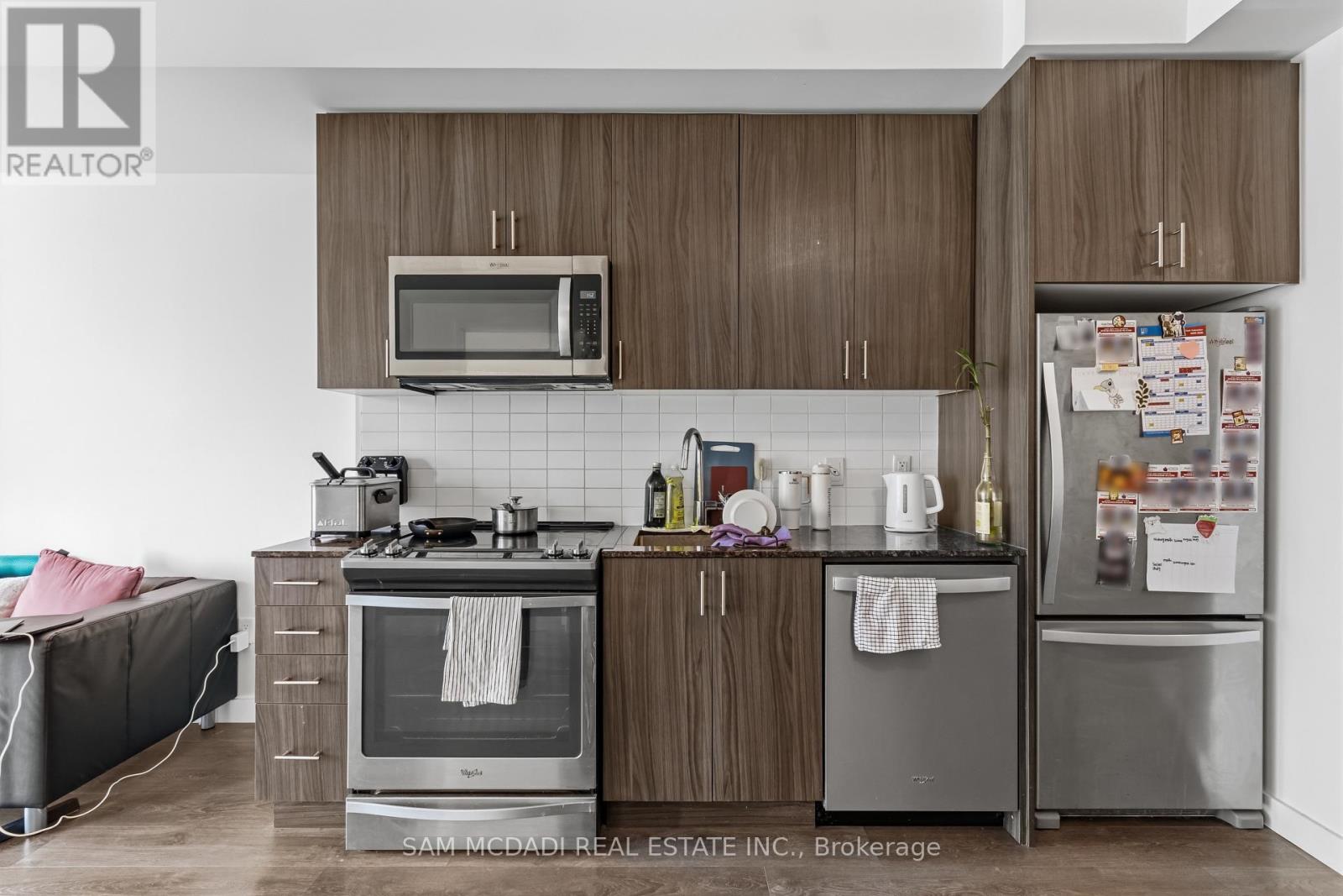 204 - 210 Sabina Drive E, Oakville, Ontario  L6H 0W6 - Photo 6 - W13108018