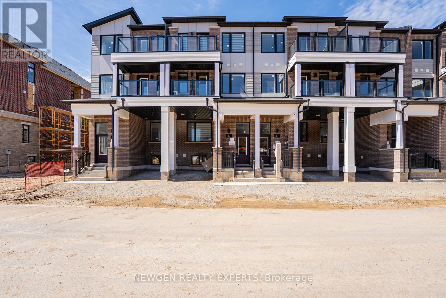 33 THORNBIRD CRESCENT, Brampton, Ontario
