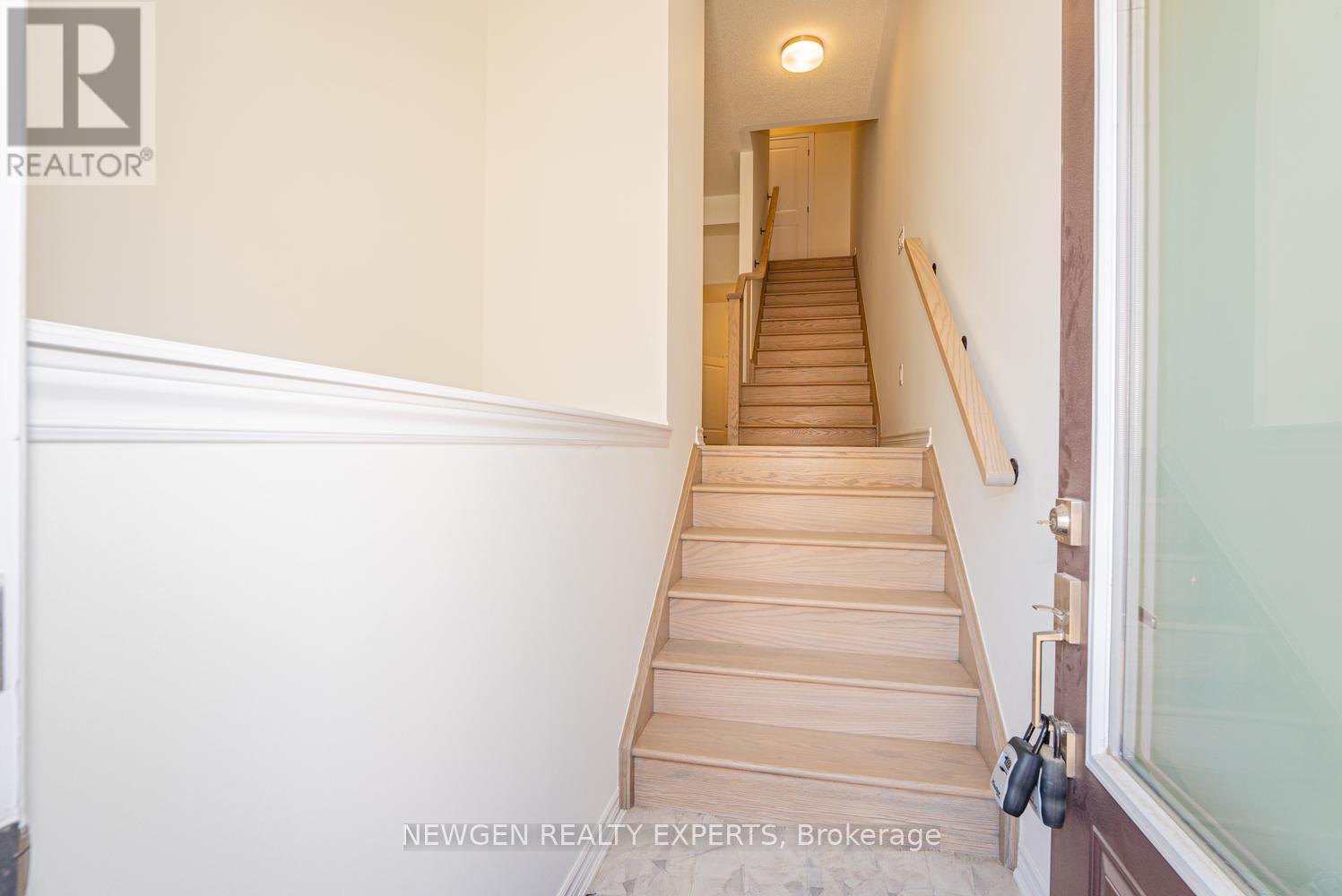 33 Thornbird Crescent, Brampton, Ontario L6V 3N5 - Photo 3 - W13148178