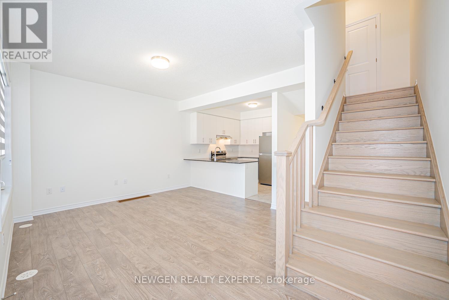 33 Thornbird Crescent, Brampton, Ontario L6V 3N5 - Photo 5 - W13148178