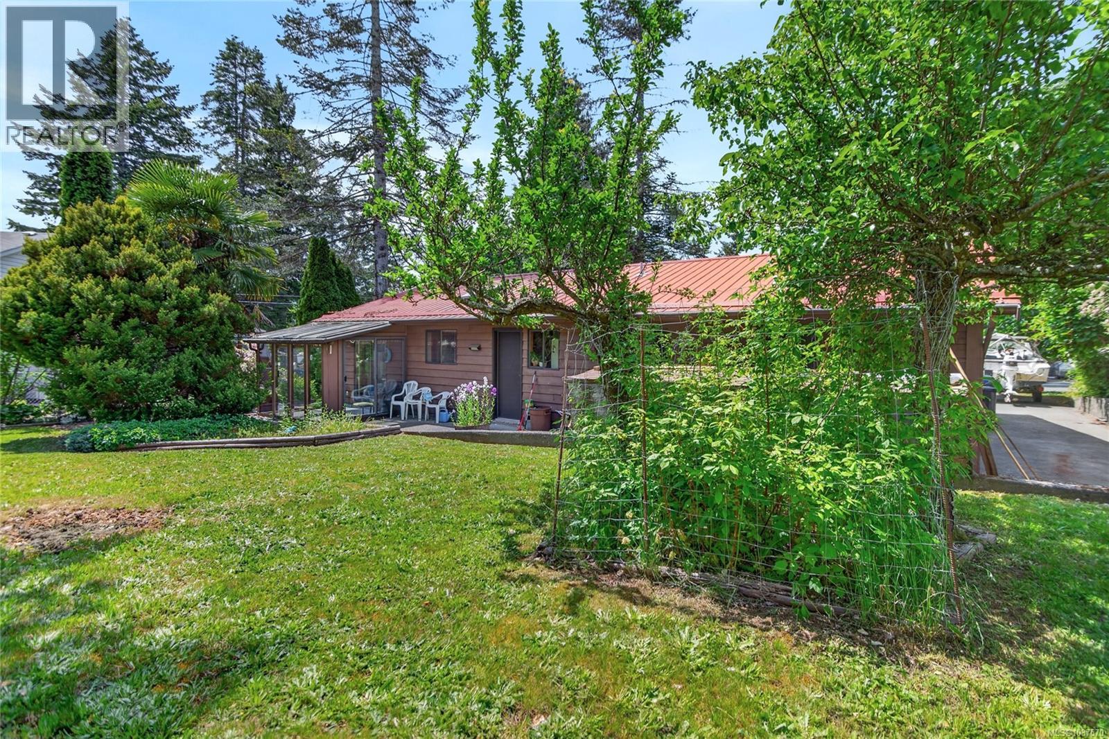 624 Totem Cres, Comox, British Columbia  V9M 3J3 - Photo 20 - 1037570