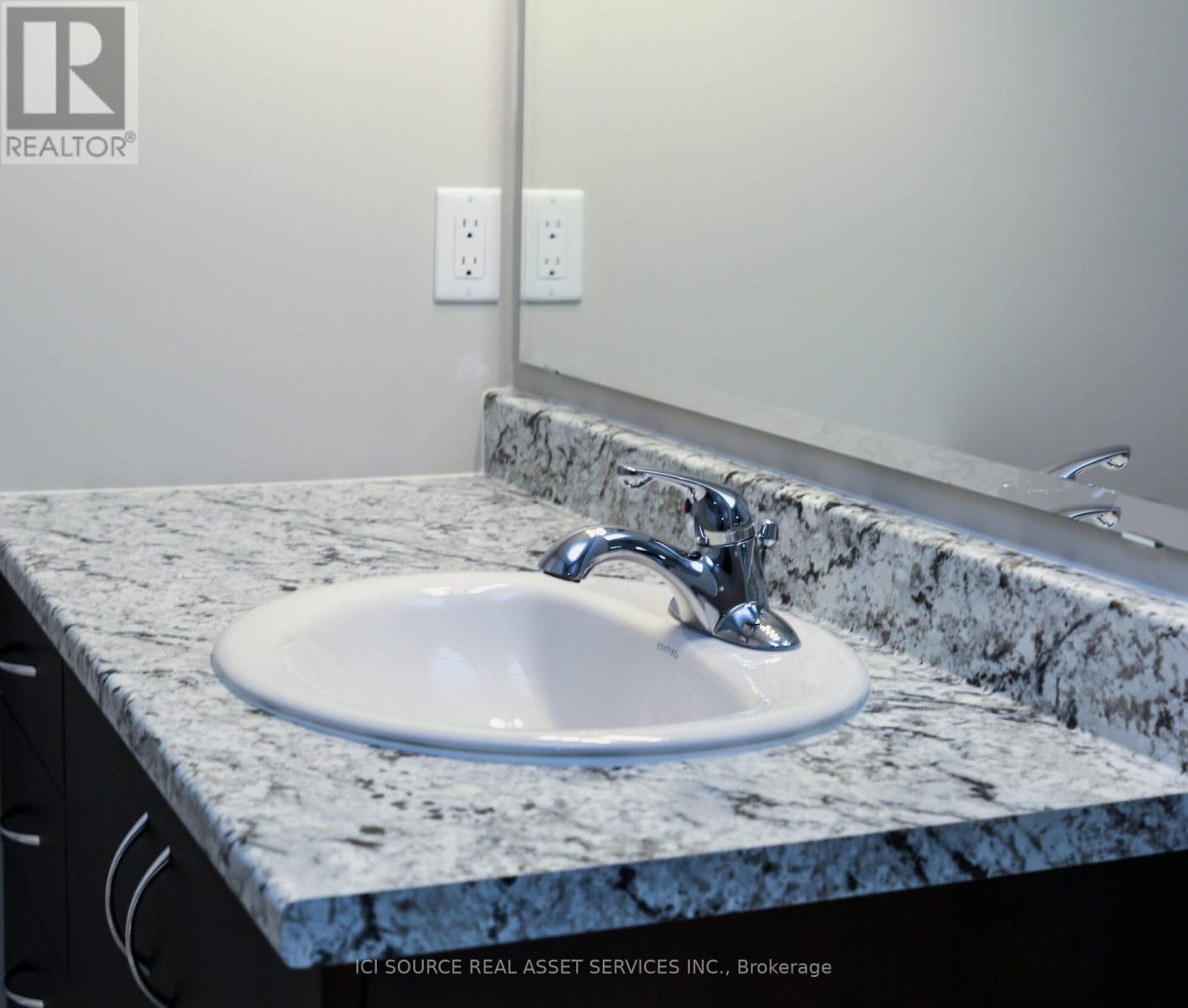 193 Kimpton Drive, Ottawa, Ontario  K2S 0C1 - Photo 8 - X12931992