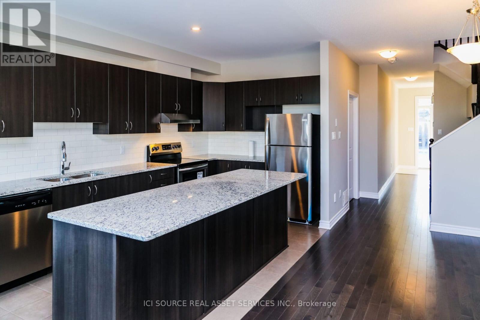 193 Kimpton Drive, Ottawa, Ontario  K2S 0C1 - Photo 5 - X12931992