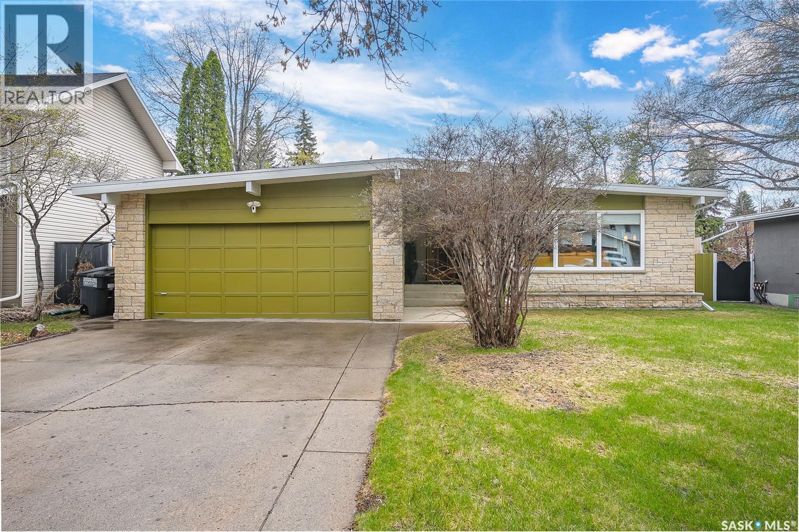 30 Cambridge CRESCENT, Saskatoon, Saskatchewan