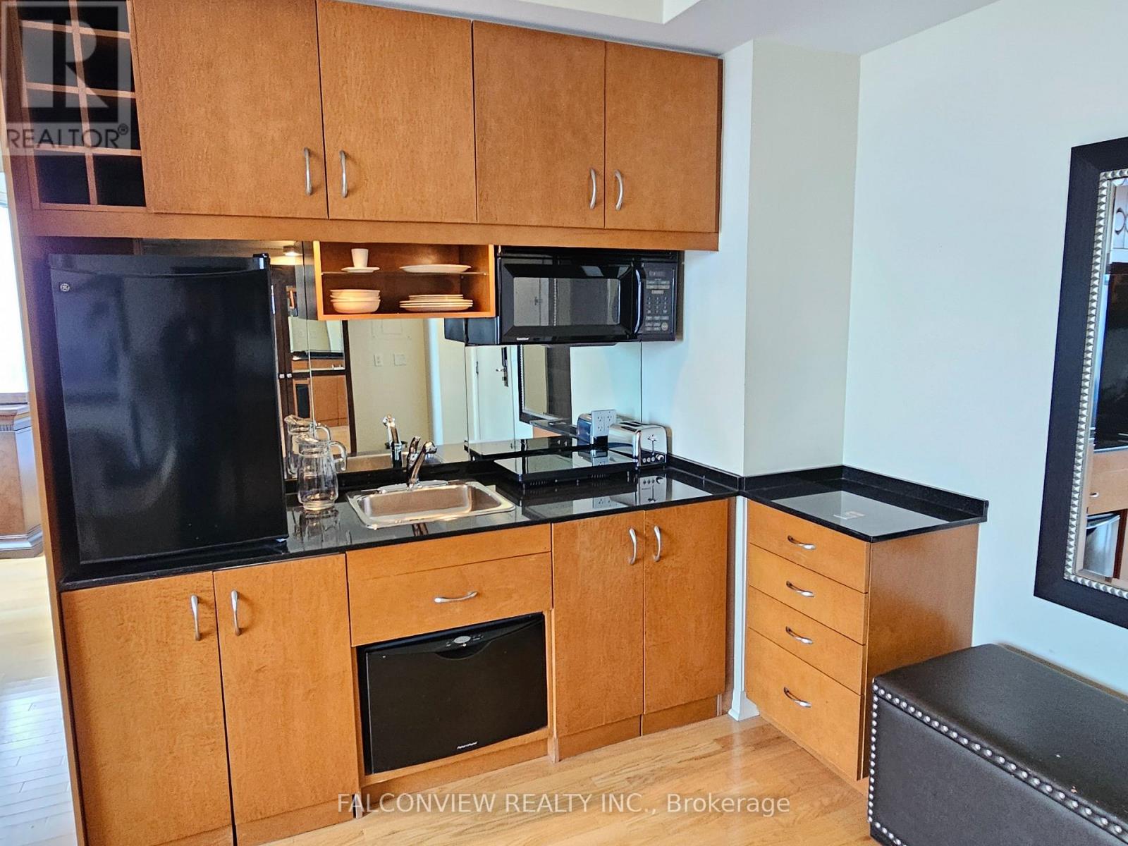 4606 - 1 KING STREET W - Photo 7