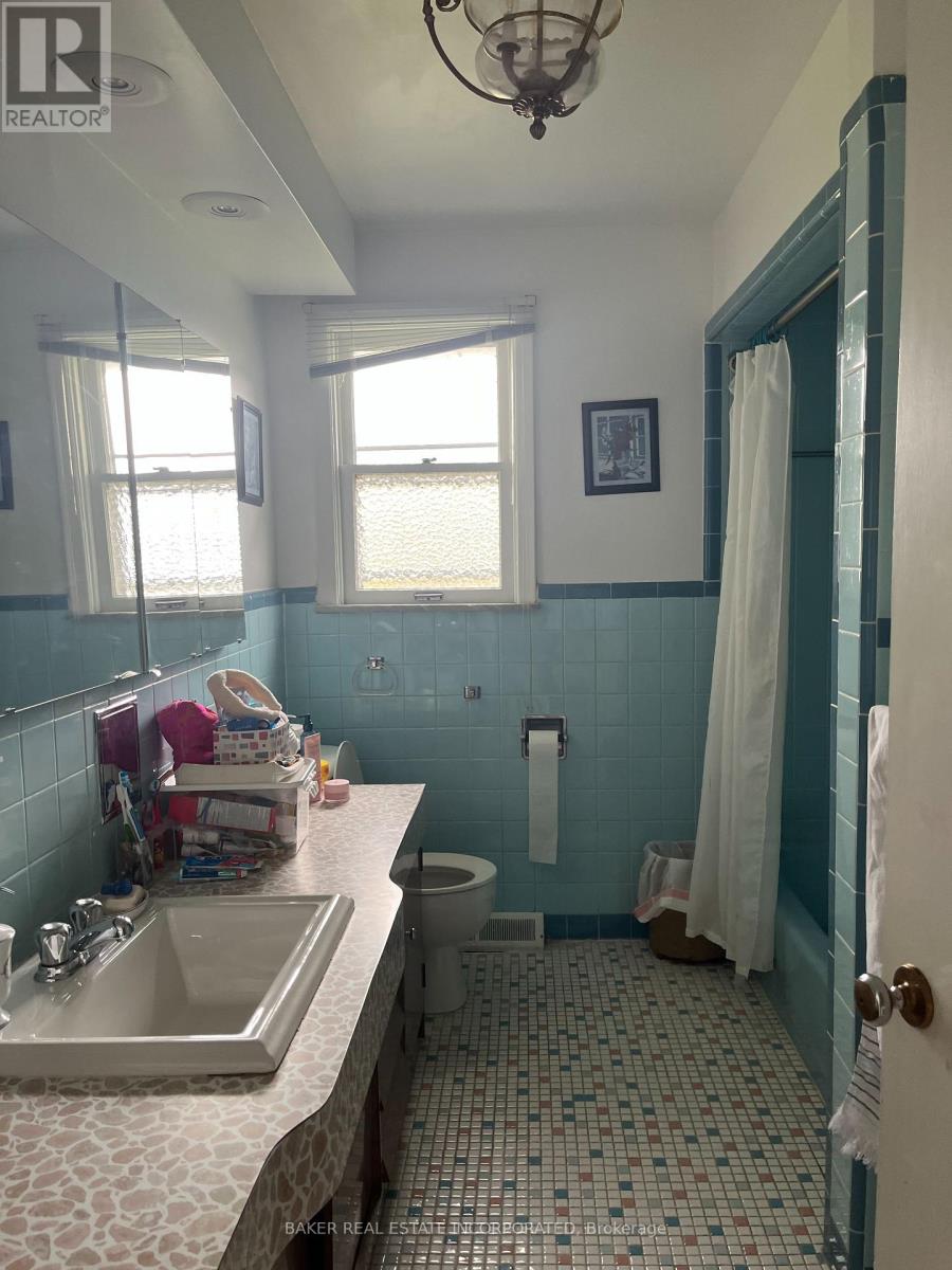 156 Cocksfield Avenue, Toronto (Bathurst Manor), Ontario  M3H 3T5 - Photo 10 - C13155792