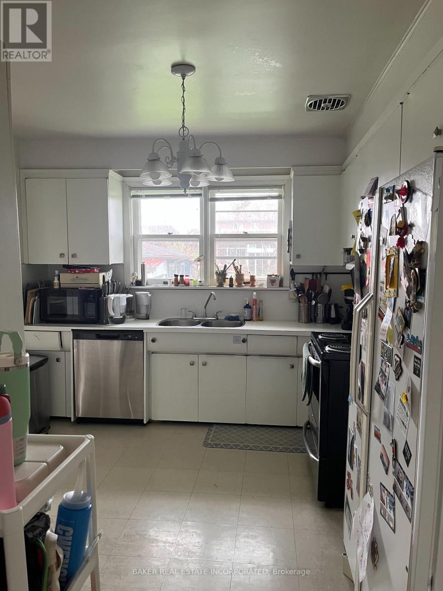 156 Cocksfield Avenue, Toronto (Bathurst Manor), Ontario  M3H 3T5 - Photo 5 - C13155792