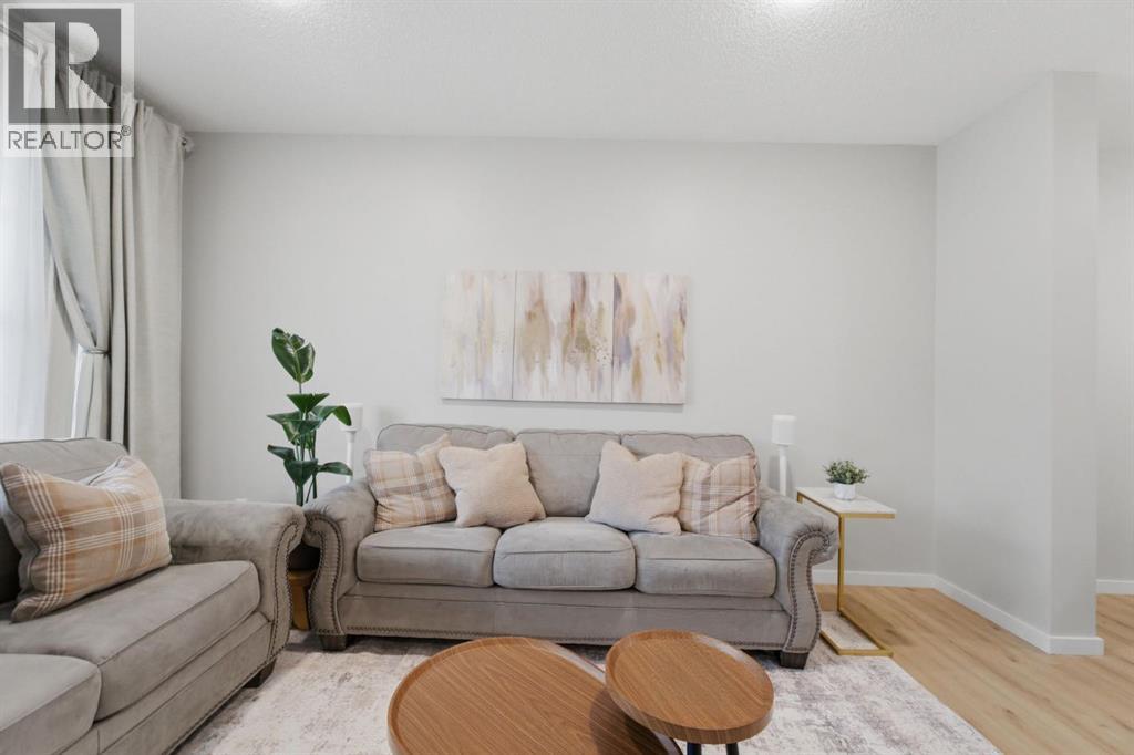 34 Lavender Manor SE, Calgary, Alberta  T3S 0C8 - Photo 5 - A2302794