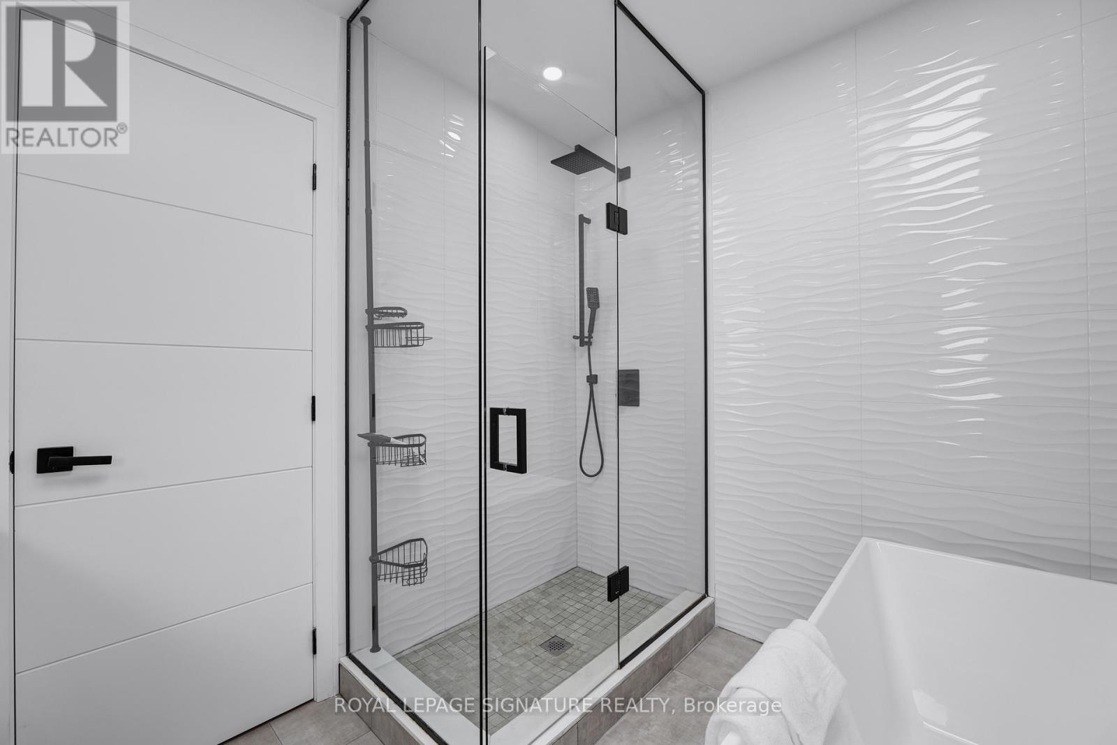 39 Coleridge Avenue, Toronto (Woodbine-Lumsden), Ontario  M4C 4H4 - Photo 27 - E13155376