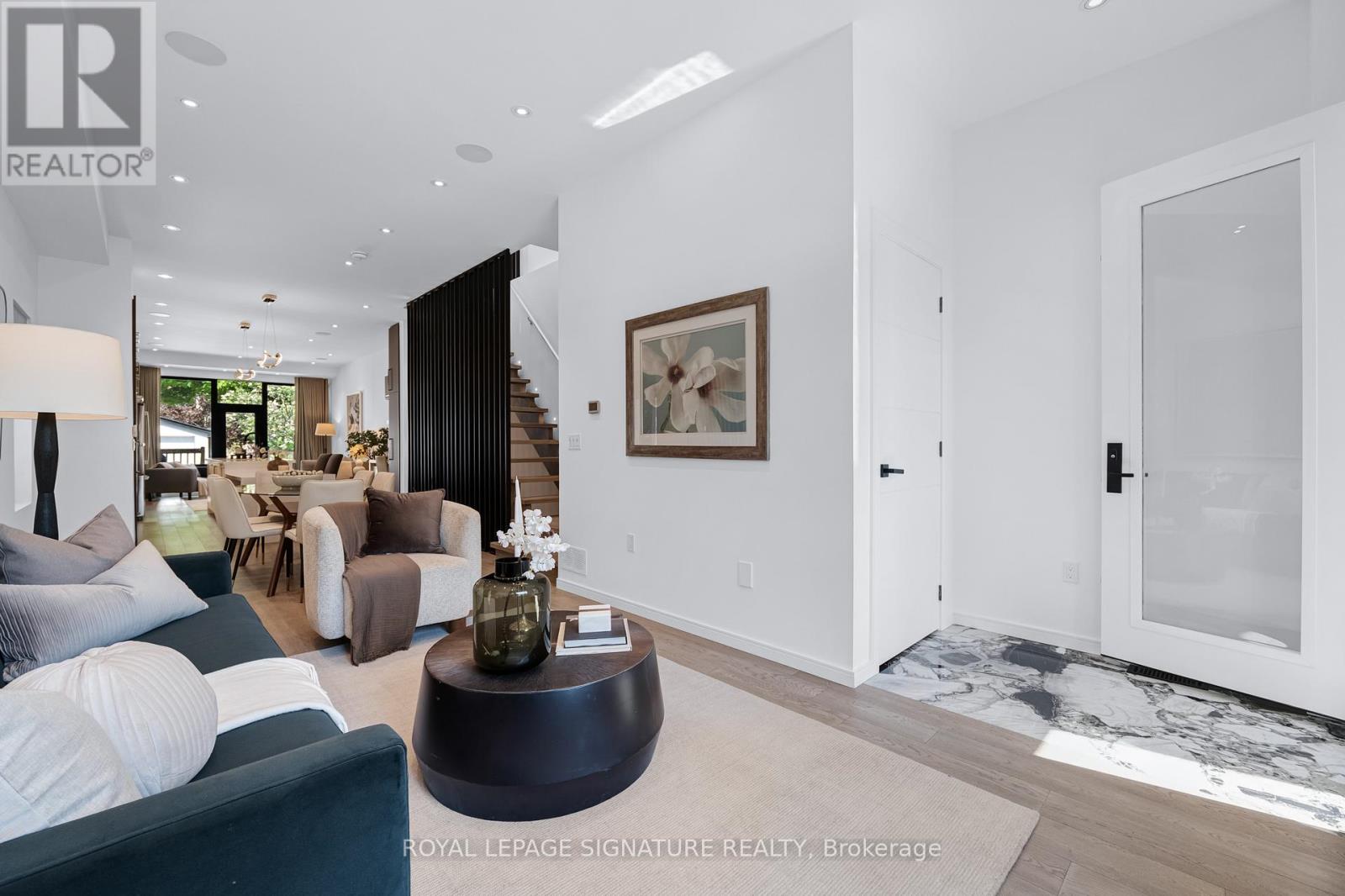 39 Coleridge Avenue, Toronto (Woodbine-Lumsden), Ontario  M4C 4H4 - Photo 4 - E13155376