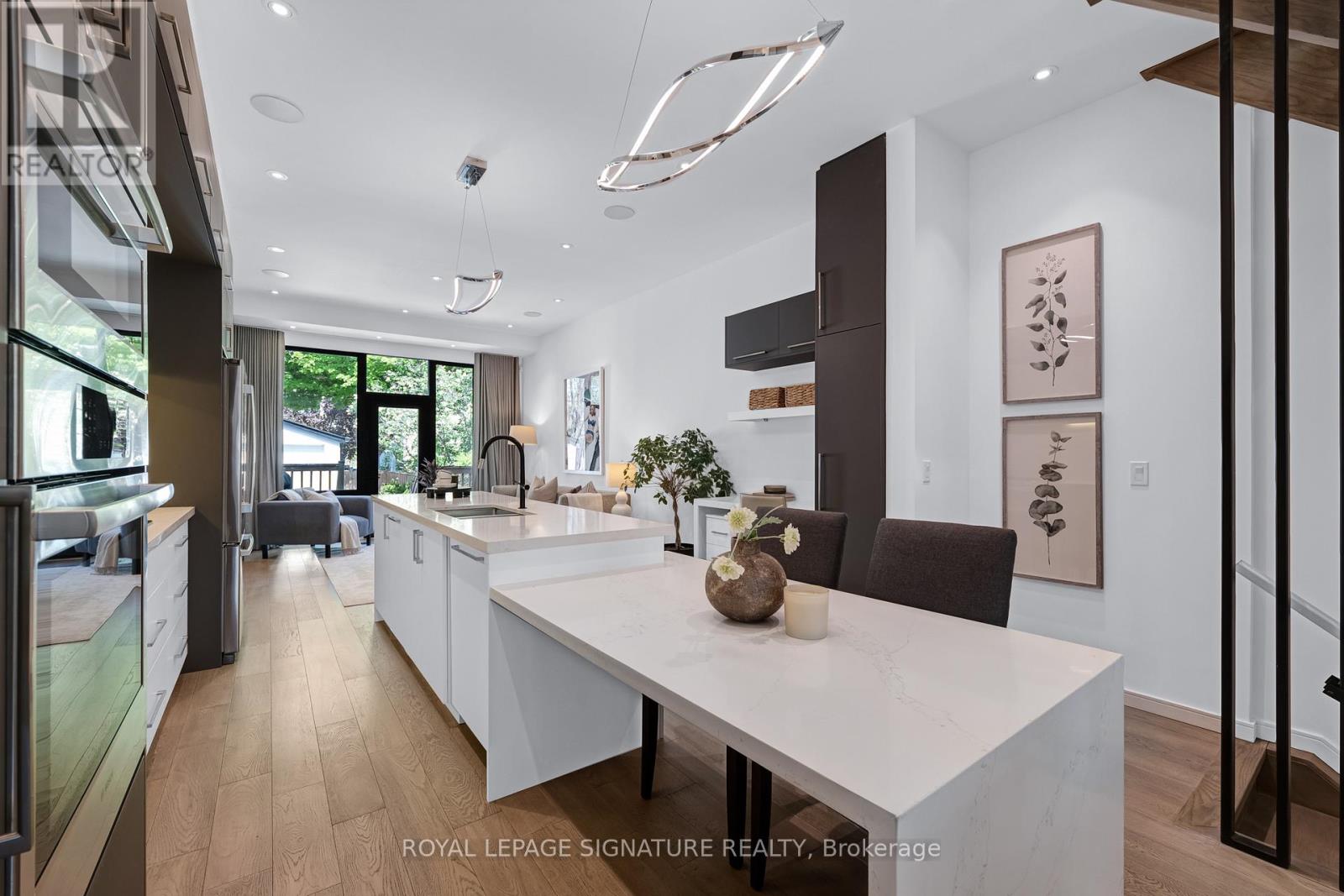 39 Coleridge Avenue, Toronto (Woodbine-Lumsden), Ontario  M4C 4H4 - Photo 9 - E13155376