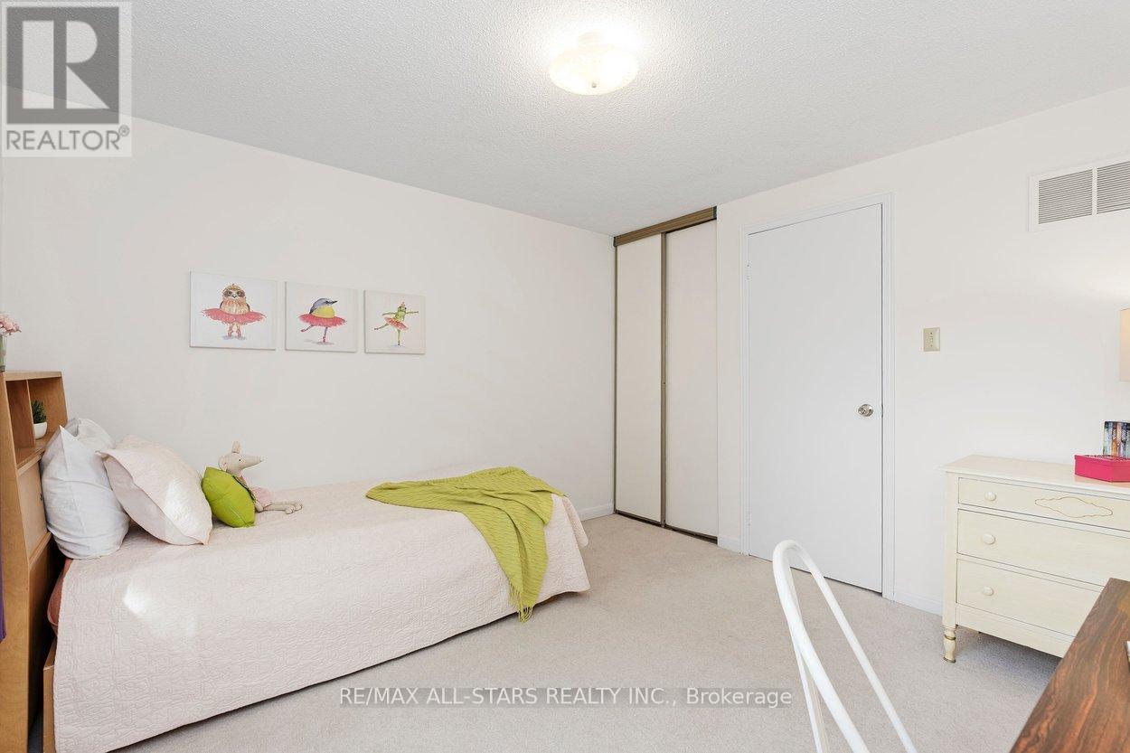 15 Montezuma Trail, Toronto, Ontario  M1V 1K4 - Photo 27 - E13155628