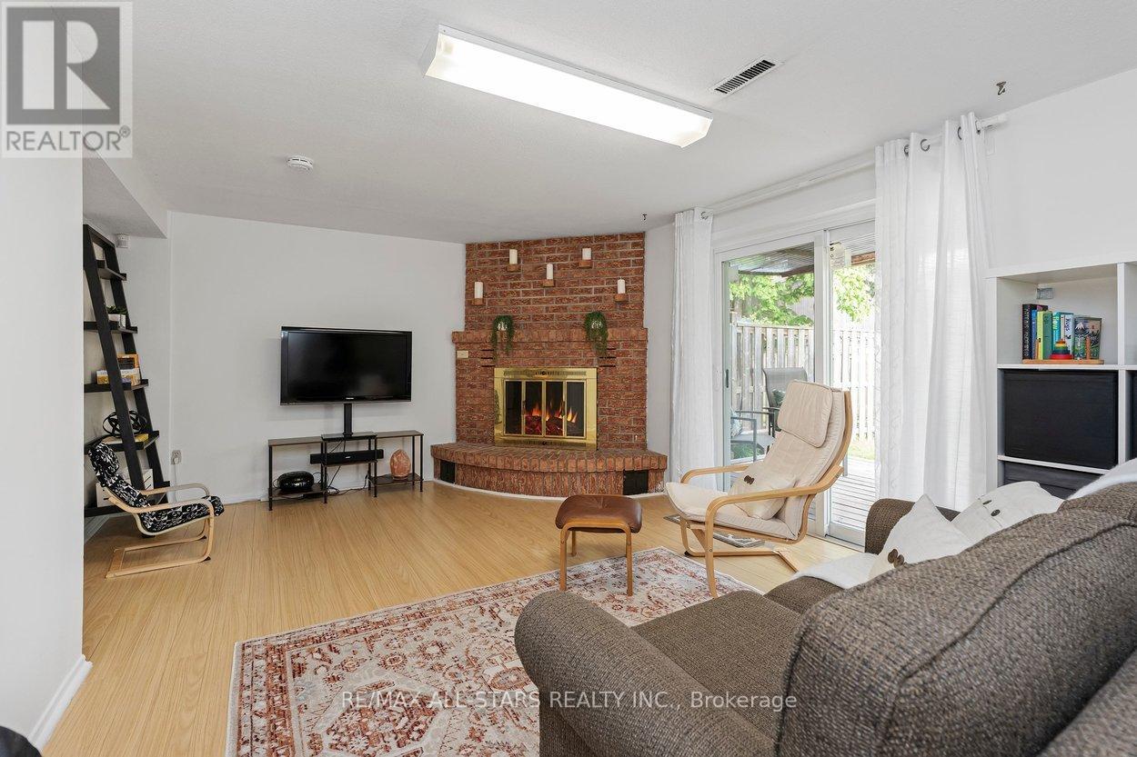 15 Montezuma Trail, Toronto, Ontario  M1V 1K4 - Photo 32 - E13155628