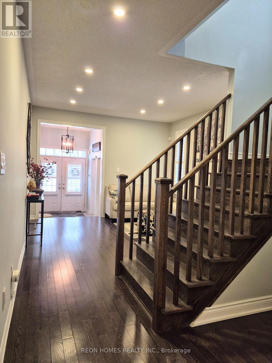 2142 Saffron Drive, Pickering, Ontario  L1X 0E2 - Photo 4 - E13155646