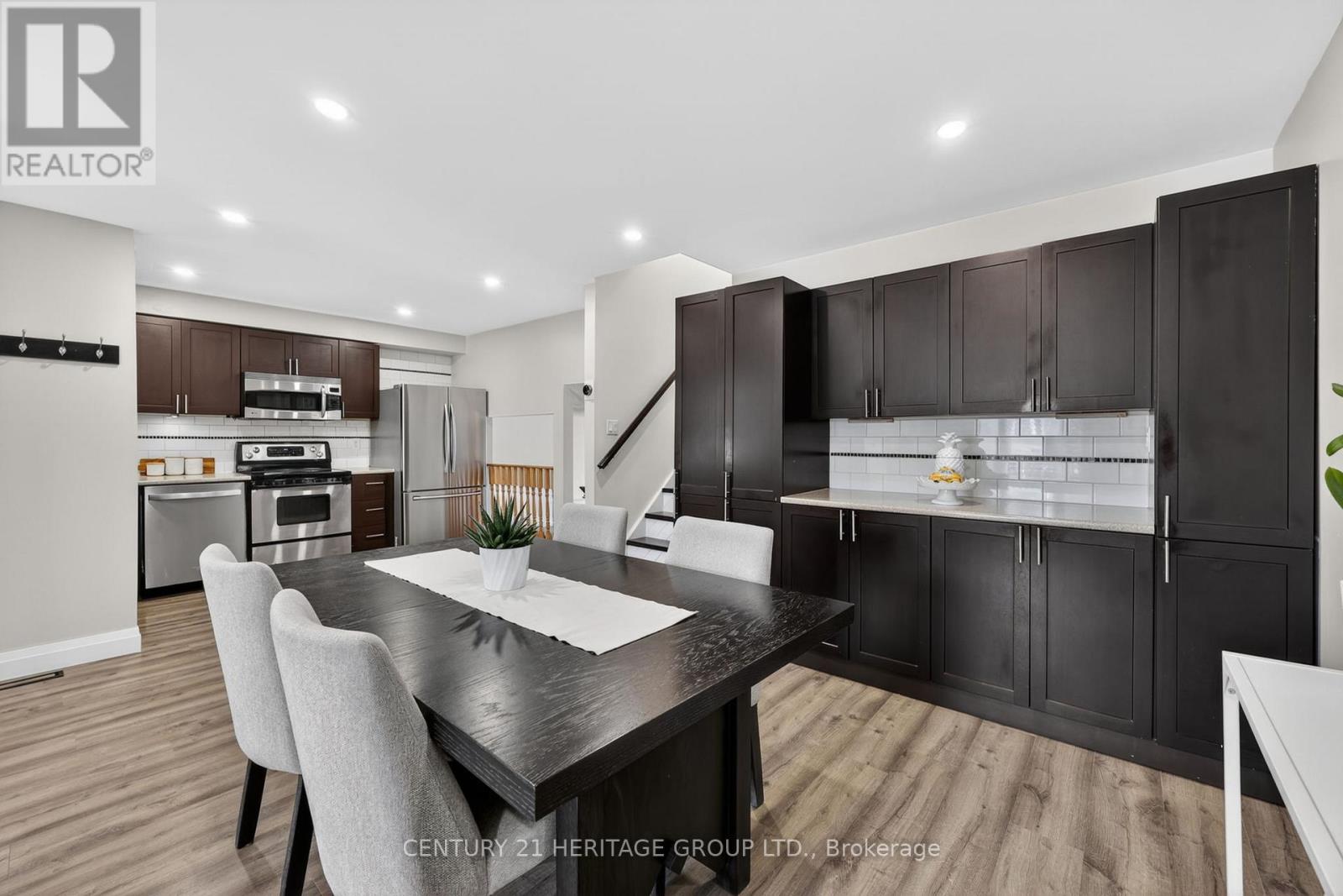 27 Longview Drive, Bradford West Gwillimbury, Ontario  L3Z 2H4 - Photo 4 - N13115952