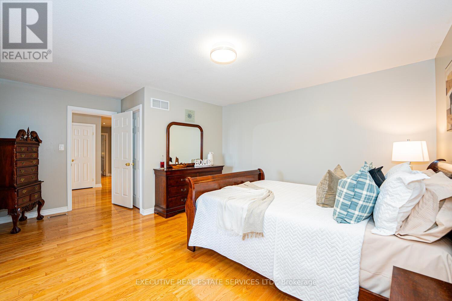 4 Berkshire Place, Hamilton, Ontario  L9K 0A9 - Photo 26 - X13150652