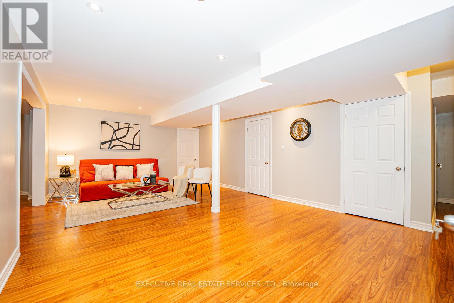 4 Berkshire Place, Hamilton, Ontario  L9K 0A9 - Photo 38 - X13150652