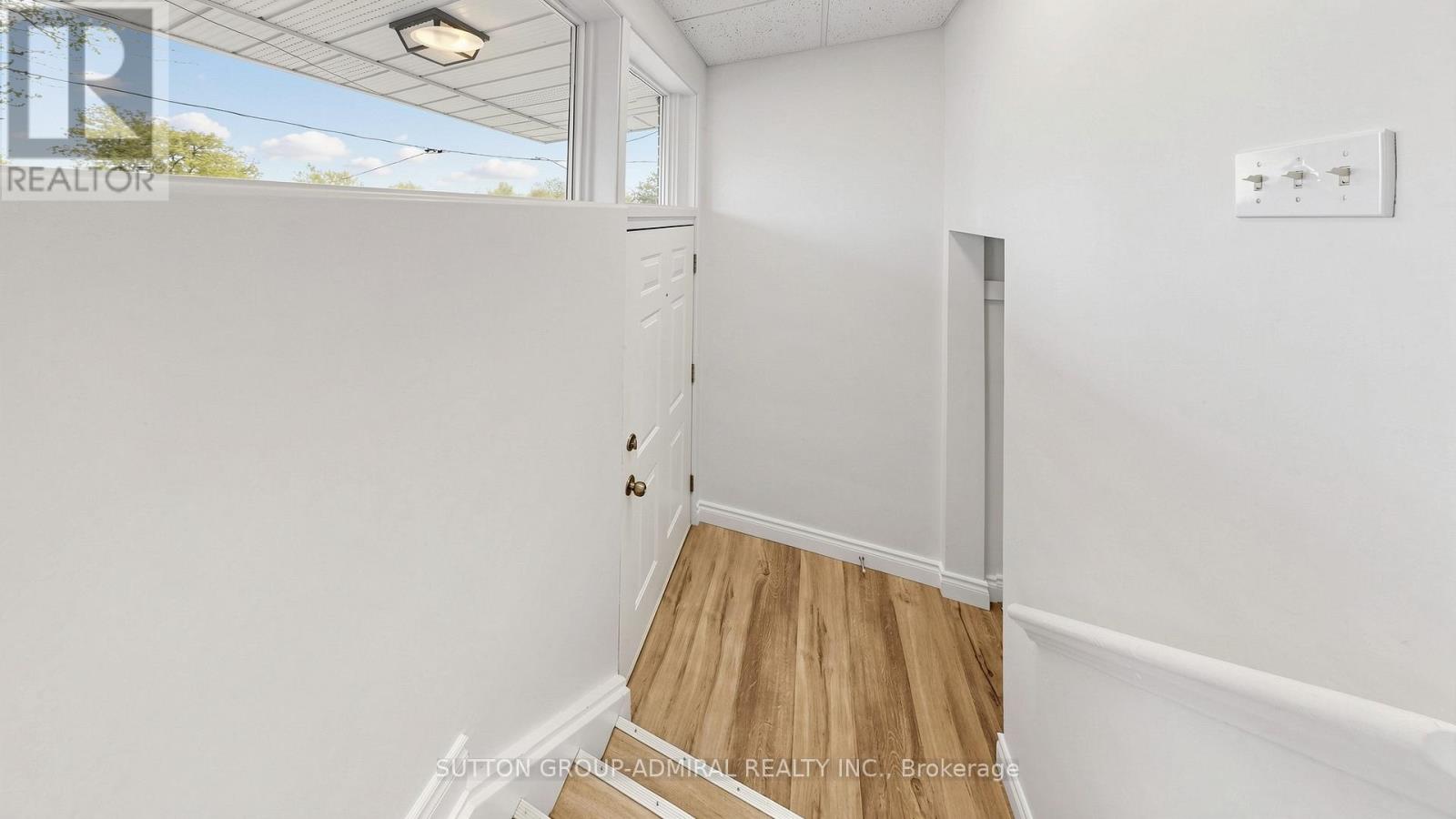 86 Newbury Drive, Newmarket, Ontario  L3Y 4R3 - Photo 3 - N13155440
