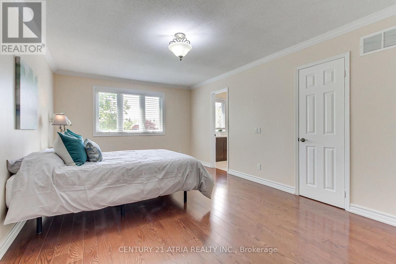 10 Laurwood Court, Aurora, Ontario  L4G 5C2 - Photo 21 - N13155536