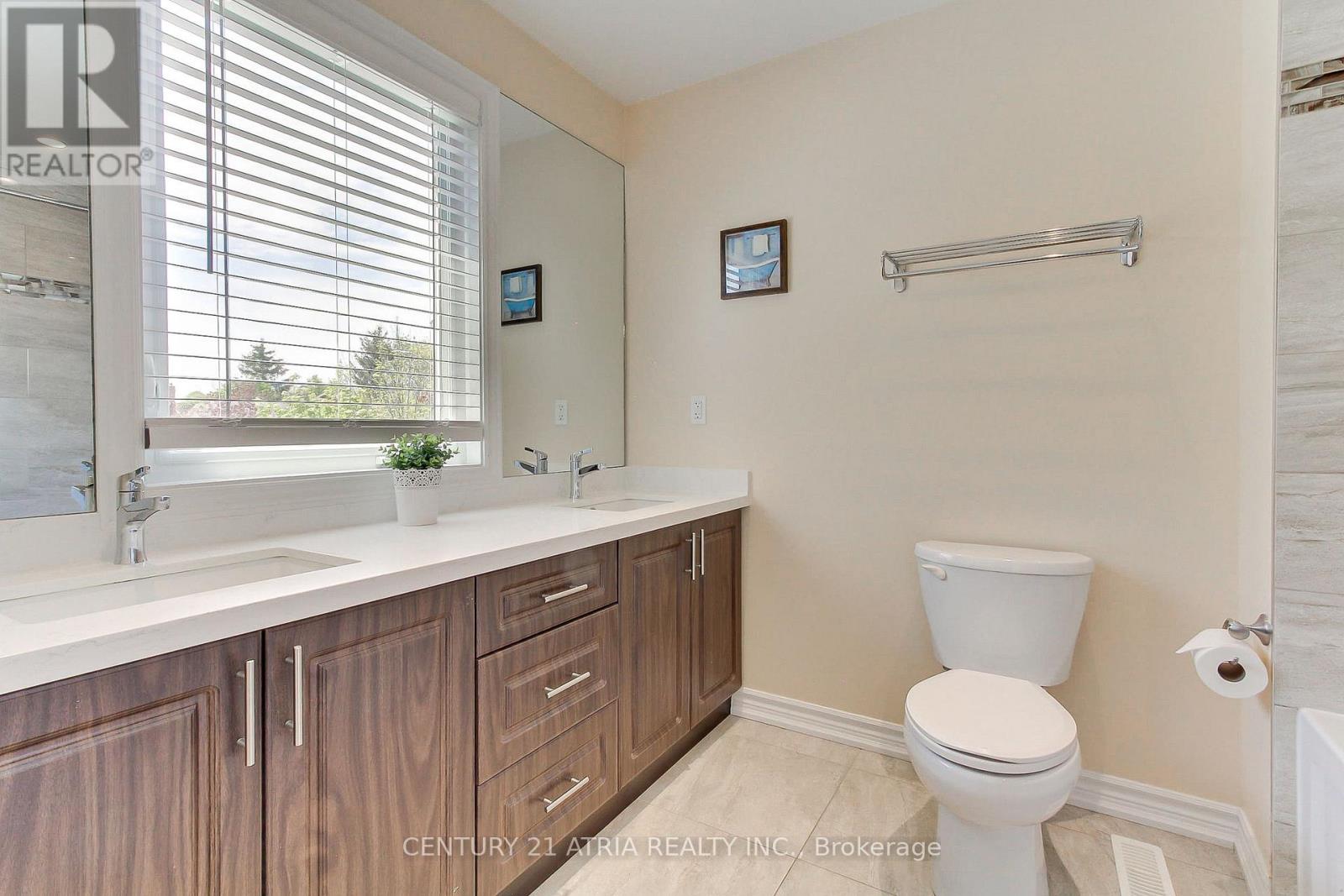 10 Laurwood Court, Aurora, Ontario  L4G 5C2 - Photo 22 - N13155536