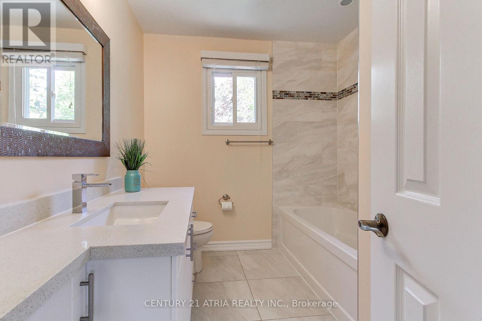 10 Laurwood Court, Aurora, Ontario  L4G 5C2 - Photo 26 - N13155536