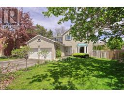 10 LAURWOOD COURT, Aurora, Ontario