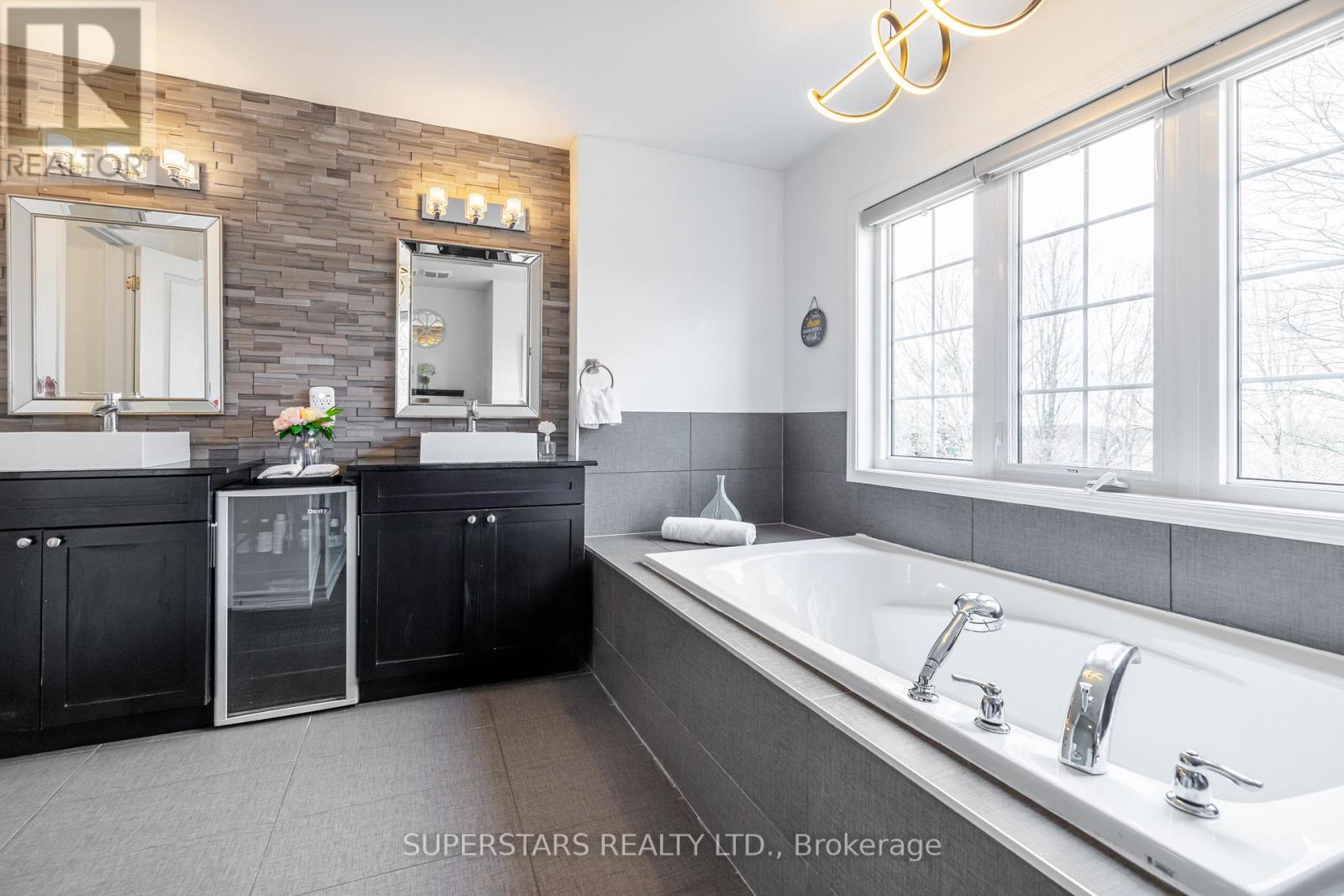 333 Thomas Phillips Drive, Aurora, Ontario  L4G 0T3 - Photo 25 - N13155582