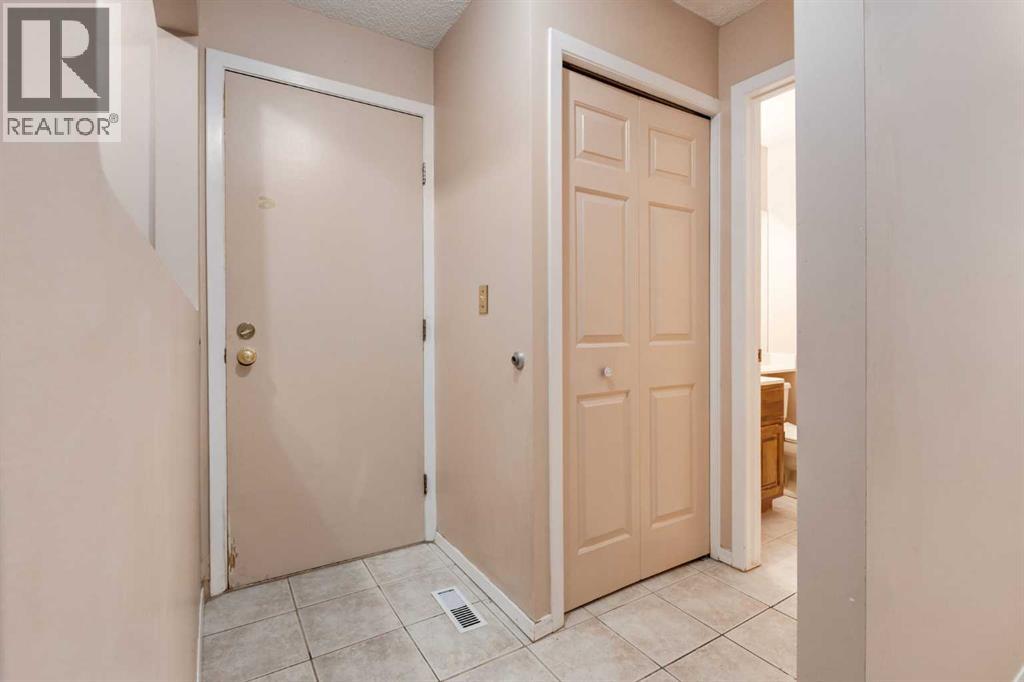 114 Strathlorne Mews SW, Calgary, Alberta  T3H 1V1 - Photo 28 - A2310453