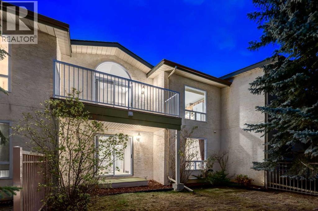 114 Strathlorne Mews SW, Calgary, Alberta  T3H 1V1 - Photo 2 - A2310453