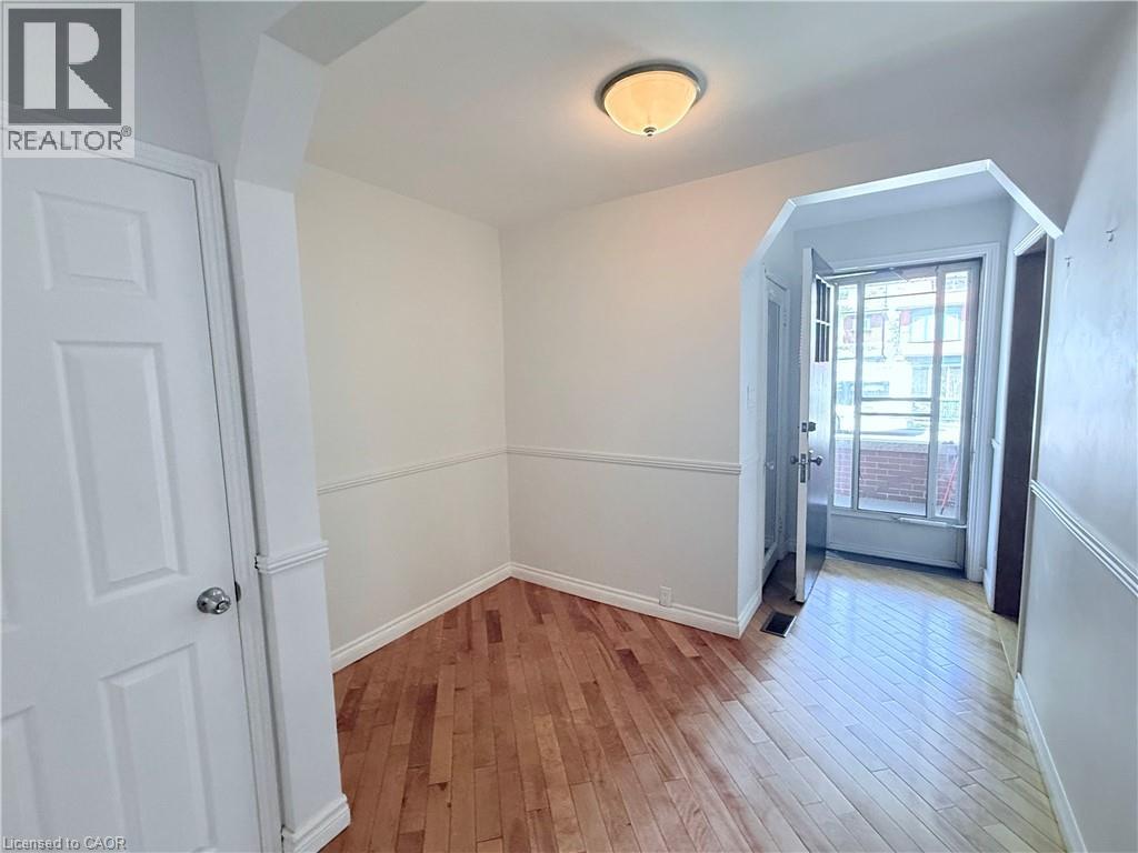 220 Maplewood Avenue Unit# 1, Hamilton, Ontario  L8M 1X8 - Photo 10 - 40831671