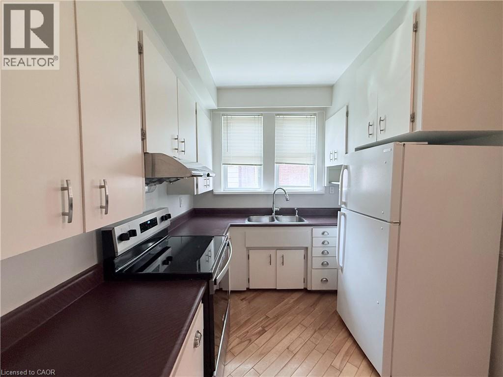 220 Maplewood Avenue Unit# 1, Hamilton, Ontario  L8M 1X8 - Photo 12 - 40831671