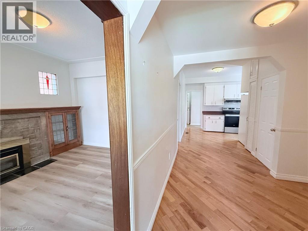220 Maplewood Avenue Unit# 1, Hamilton, Ontario  L8M 1X8 - Photo 3 - 40831671