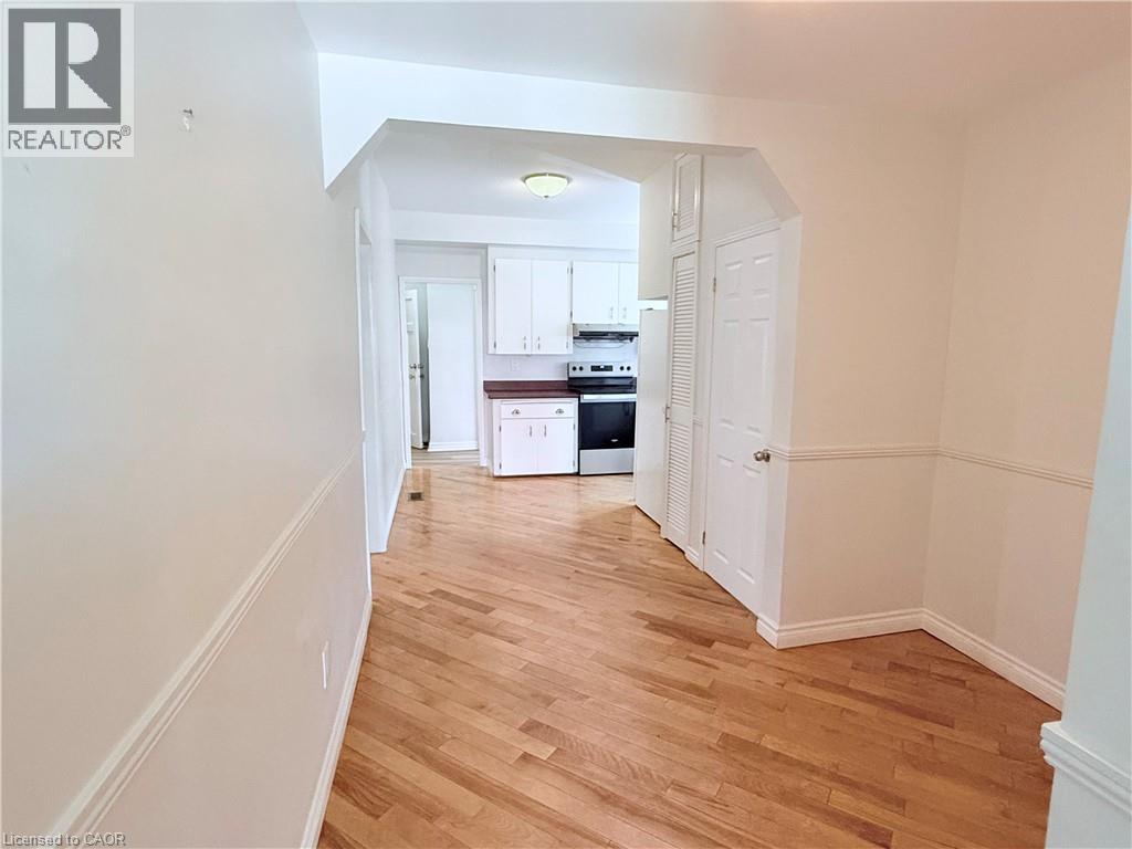 220 Maplewood Avenue Unit# 1, Hamilton, Ontario  L8M 1X8 - Photo 4 - 40831671