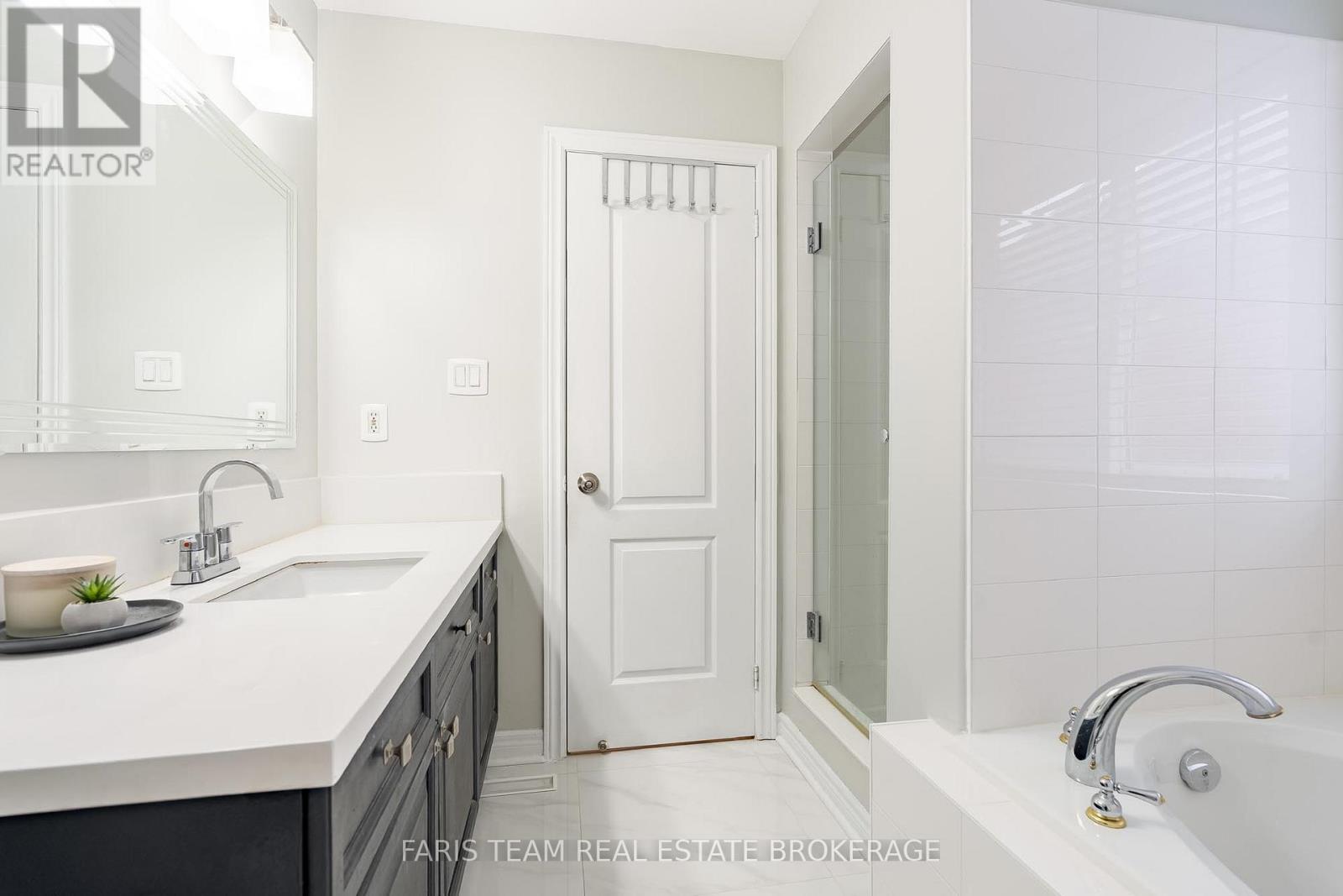 12 Kensington Trail, Barrie, Ontario  L4N 0K5 - Photo 25 - S13155356