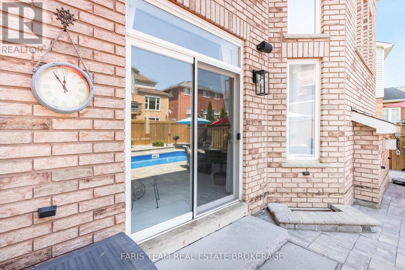 12 Kensington Trail, Barrie, Ontario  L4N 0K5 - Photo 31 - S13155356