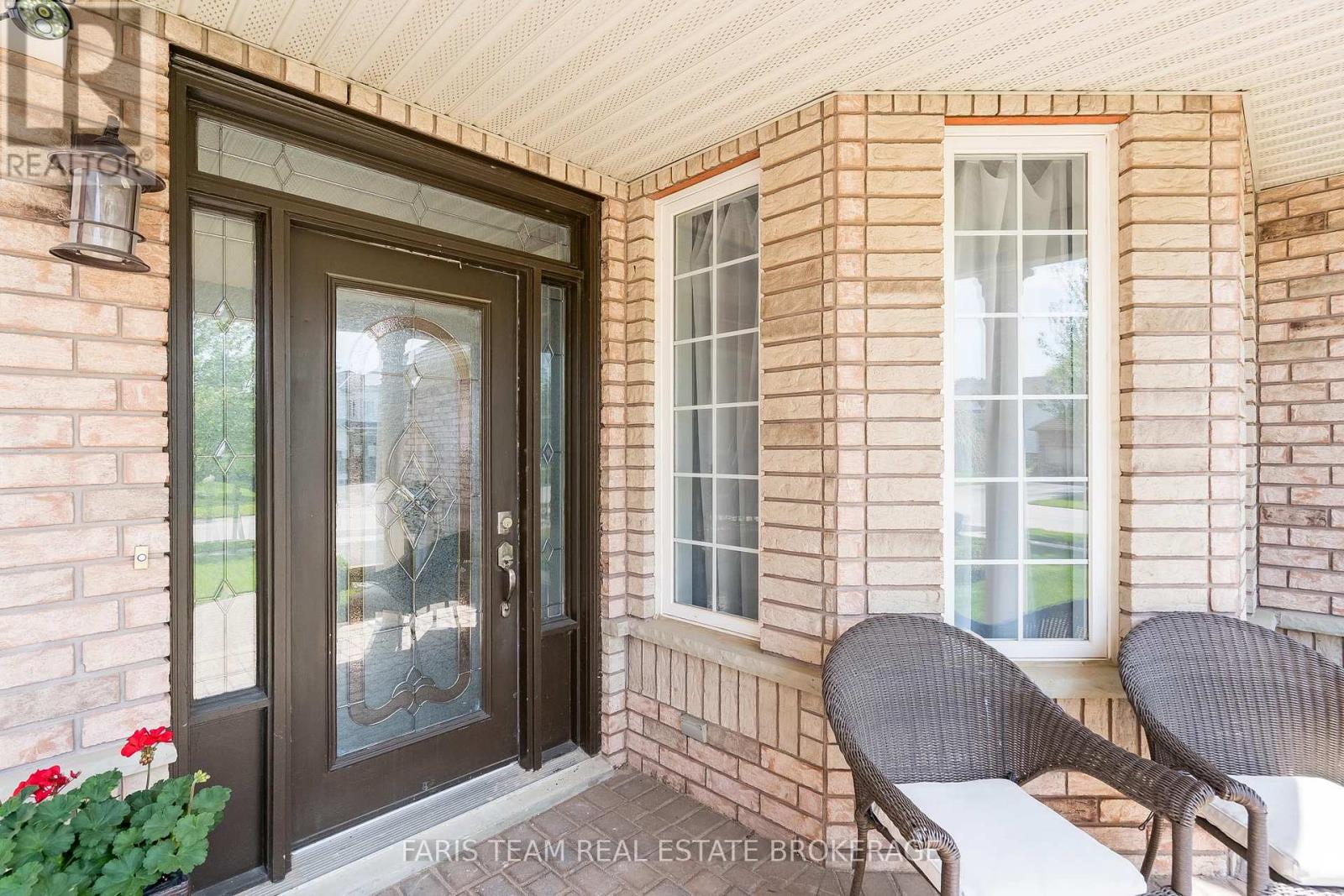12 Kensington Trail, Barrie, Ontario  L4N 0K5 - Photo 5 - S13155356