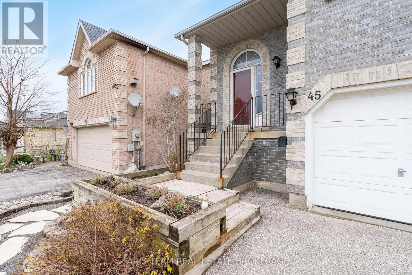 45 Hawkins Drive, Barrie (Ardagh), Ontario  L4N 0A7 - Photo 4 - S13155712