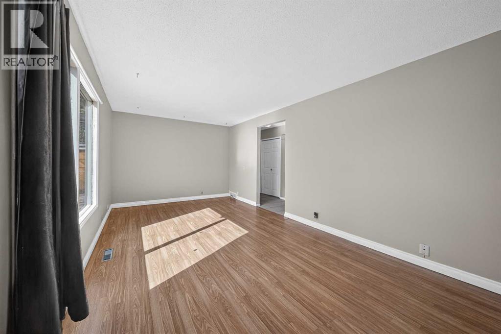 520 43 Street SE, Calgary, Alberta  T2A 3E1 - Photo 5 - A2311368