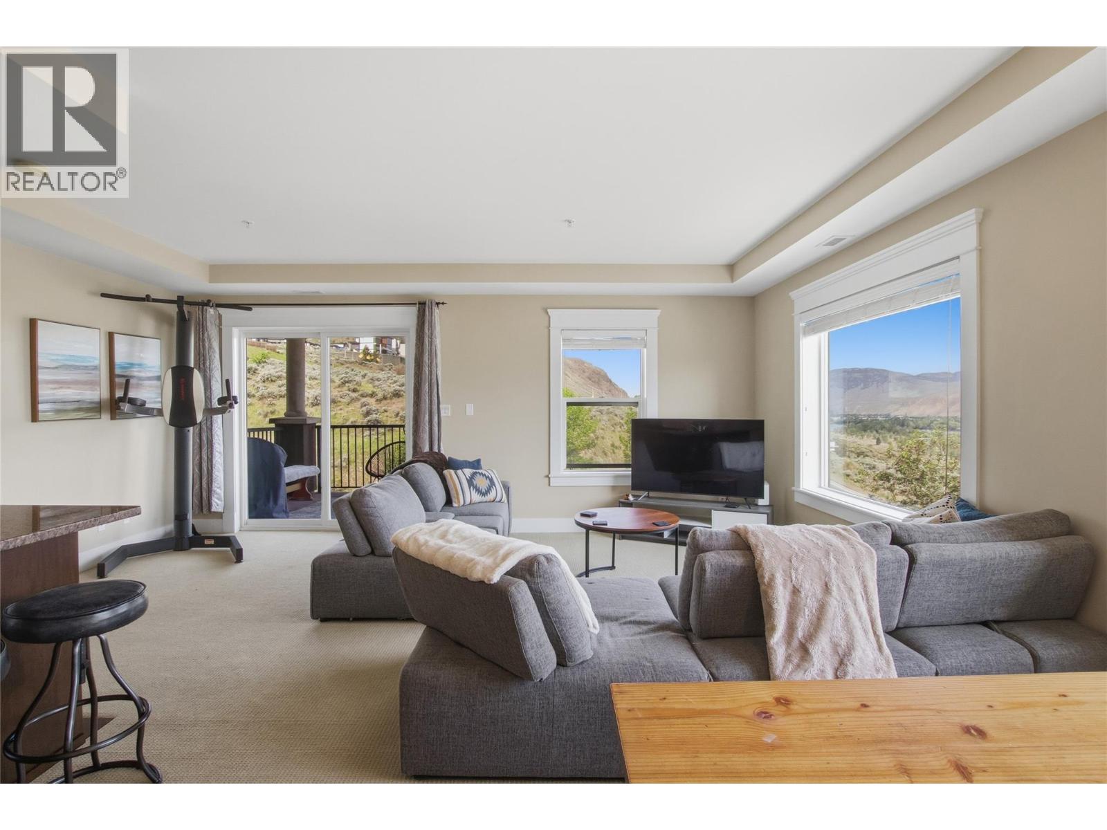 975 Victoria  W Street Unit# 202, Kamloops, British Columbia  V2C 0C2 - Photo 3 - 10388335