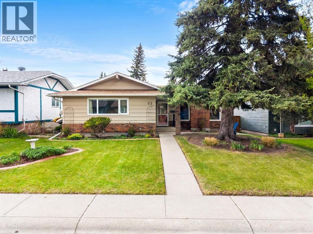 52 Lake Lucerne Close SE, Calgary, Alberta