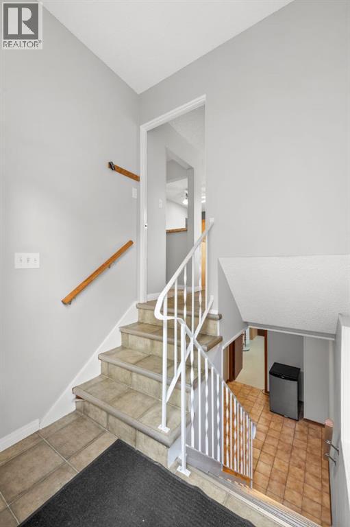 52 Lake Lucerne Close SE, Calgary, Alberta  T2J 3H8 - Photo 29 - A2313035