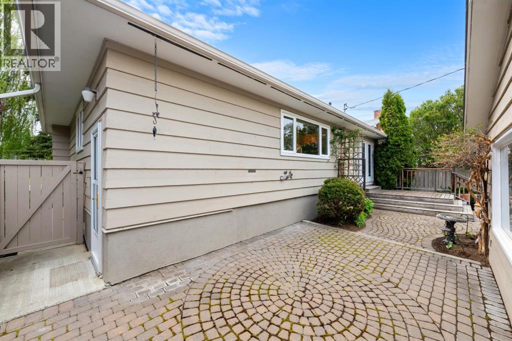 52 Lake Lucerne Close SE, Calgary, Alberta  T2J 3H8 - Photo 47 - A2313035