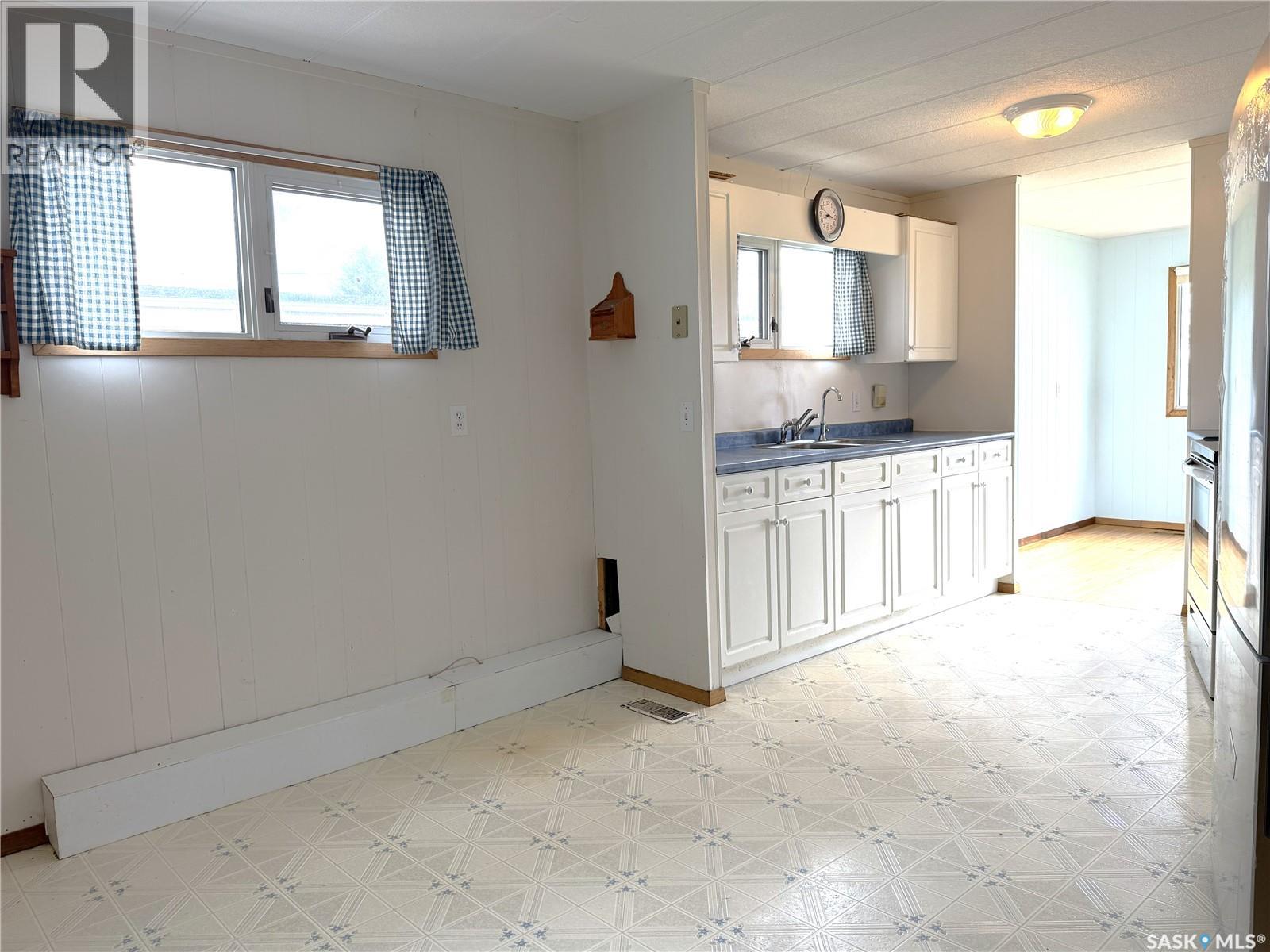 1016 Railway Avenue, Milestone, Saskatchewan  S0G 3L0 - Photo 11 - SK036677