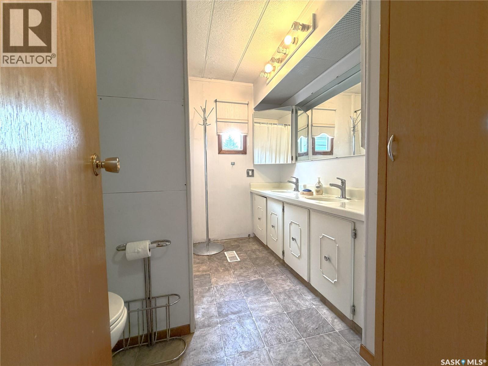 1016 Railway Avenue, Milestone, Saskatchewan  S0G 3L0 - Photo 16 - SK036677
