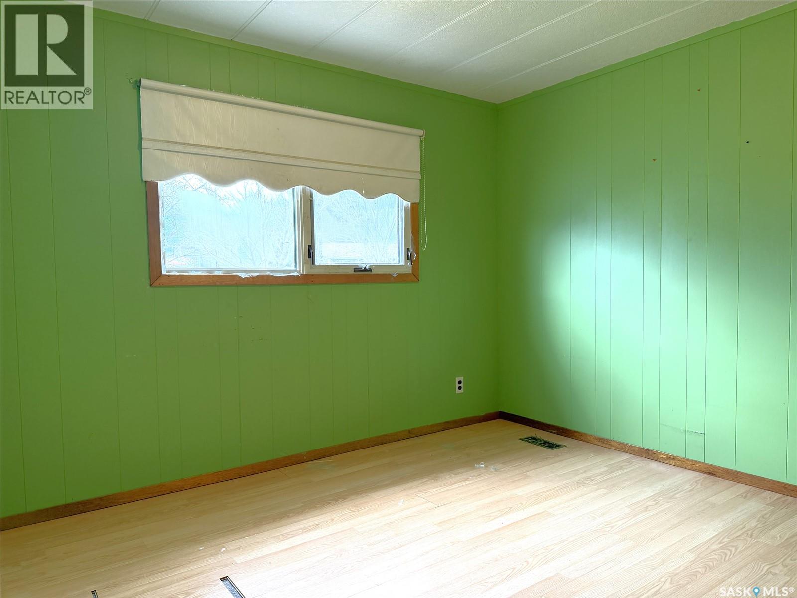 1016 Railway Avenue, Milestone, Saskatchewan  S0G 3L0 - Photo 18 - SK036677