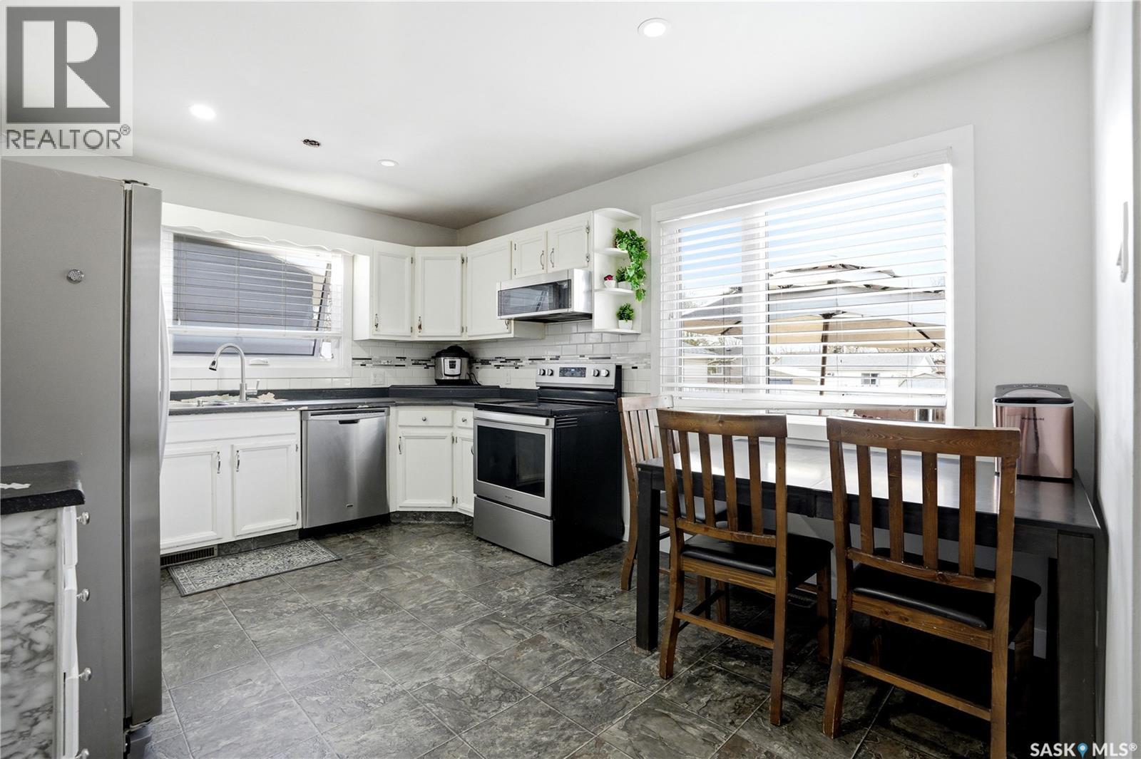 330 Devonshire Crescent, Saskatoon, Saskatchewan  S7L 5V8 - Photo 7 - SK036628