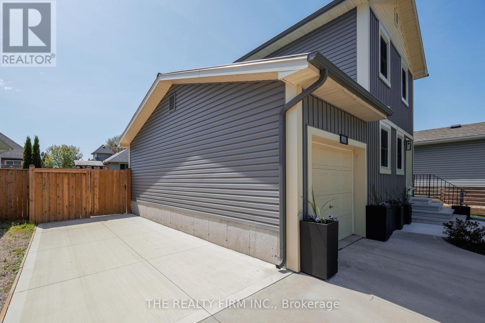 308 Selbourne Drive, Central Elgin, Ontario  N5L 1B1 - Photo 4 - X13156016