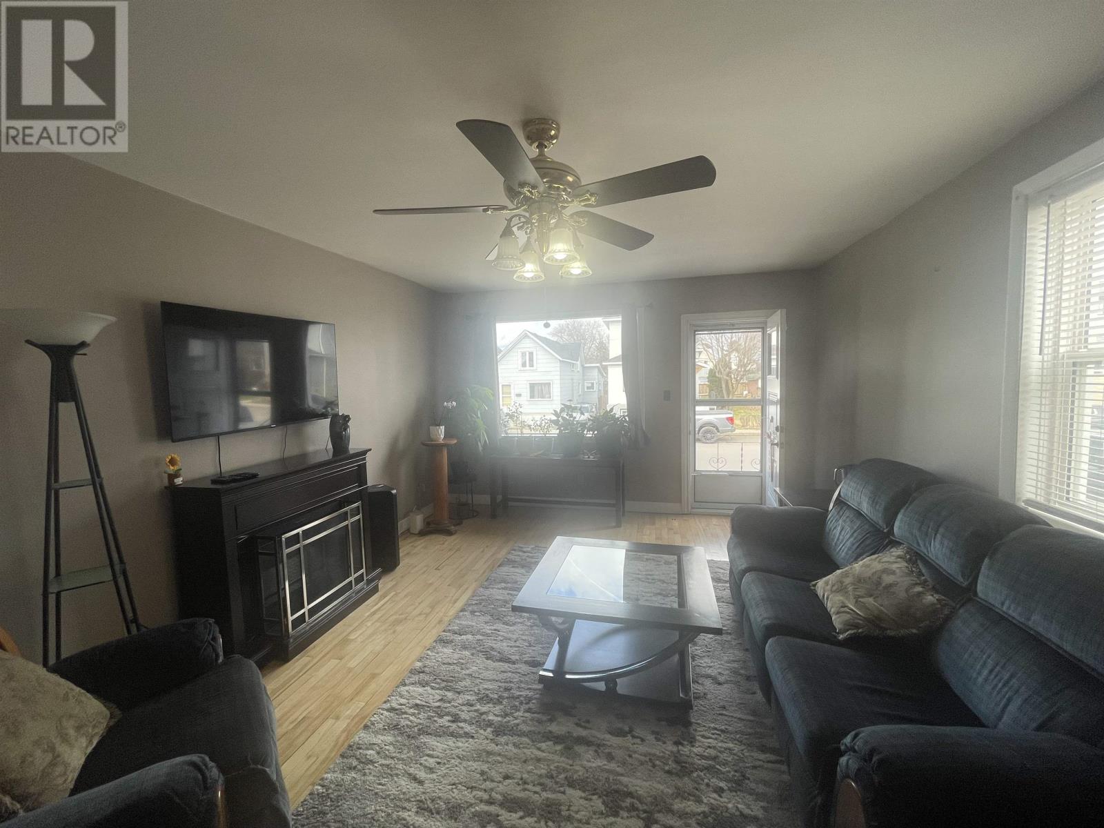 523 Mclaughlin St W, Thunder Bay, Ontario  P7C 3B4 - Photo 2 - TB2601017