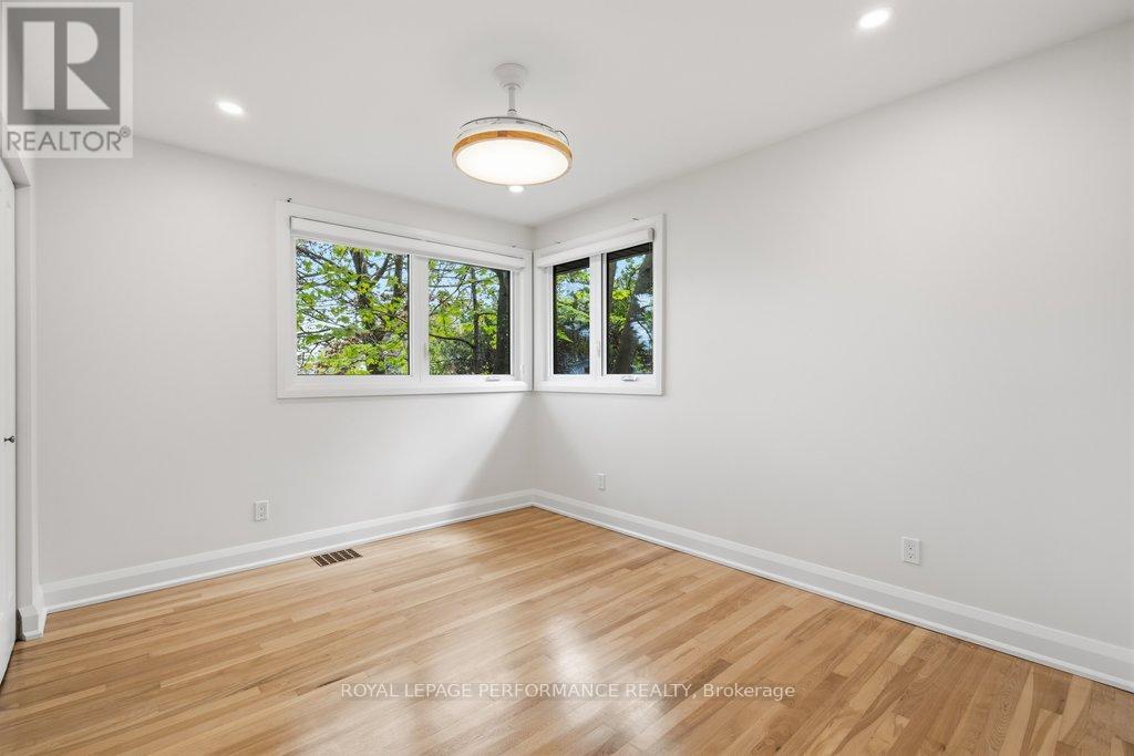 180 Roger Road, Ottawa, Ontario  K1H 5C8 - Photo 10 - X13155908