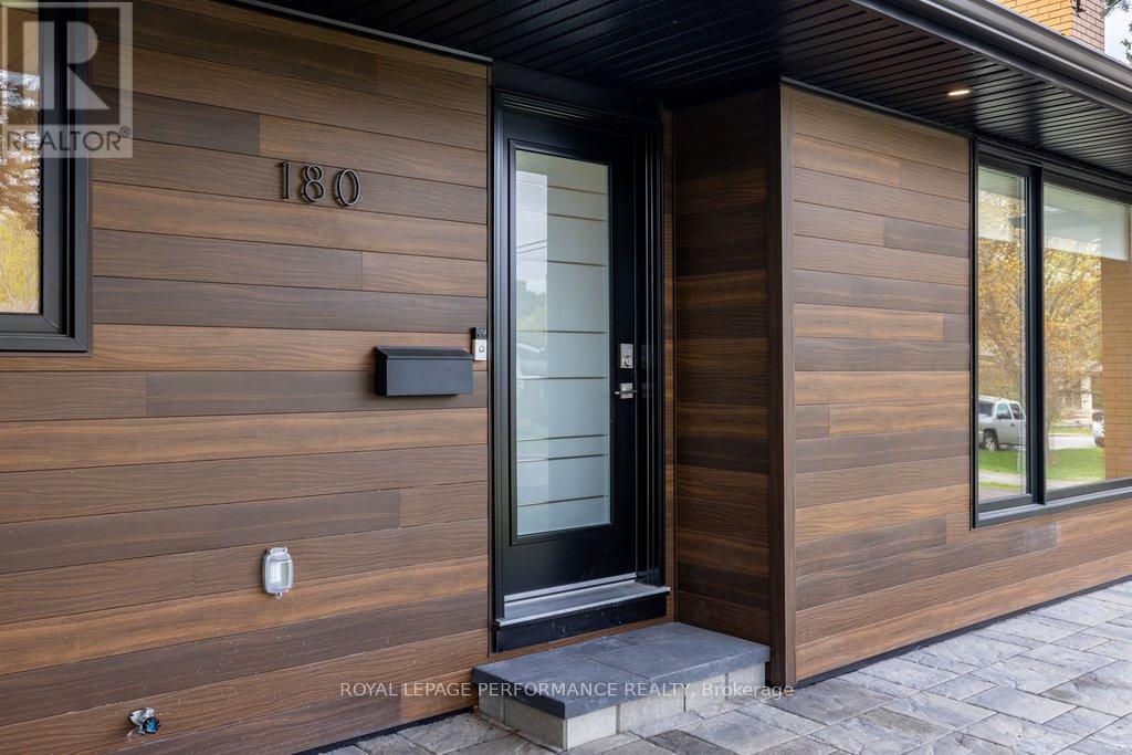 180 Roger Road, Ottawa, Ontario  K1H 5C8 - Photo 5 - X13155908